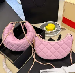 2023 Yeni Tasarımcı Çanta Sırt Çantası Çanta Kadın Moda Crossbody Crescent Tasarım Klasik Elmas Desen Ekose Crossbody Çantası