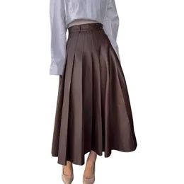 Kvinnors höga midja pu läder veckad midi lång bollklänning kjol sml