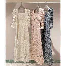 Casual Dresses Kuzuwata Japanese Elegant Square Neck Vestido Feminino Jacquard Bubble Sleeve French Style Backless Soe Up Robe 230414