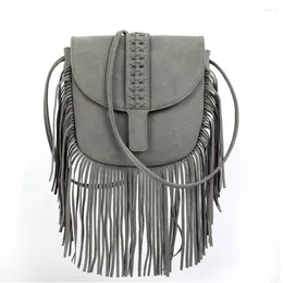 Bolsas de noche Bohemia Bolsa Tejida Semi Circular Cuero Suave Moda Borla Solo Hombro Crossbody Para Mujeres Messenger