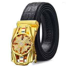 Belts Lucky Belt är utformat för män med självroterande spännen och diamant inlagda mode casual presenter