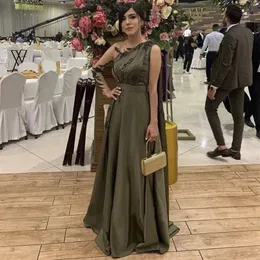 Yeşil Arapça Zeytin Müslüman Gece Elbise Cape Uzun Kollu Dubai Kadın Balo Parti Gowns Bir Omuz Elbise Zarif Plus ES