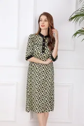 Kadın Elbise Kısa Kollu Katlama Çizgisi Baskılı İpek Mi Dress01