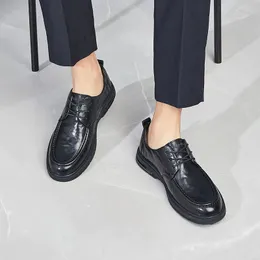 Kleidschuhe Kangnai Herren Leder Schnürschuhe Runde Zehen Plattform Flats Weiche schwarze Turnschuhe Männliche Business Casual Büro