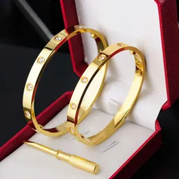 Designer Bracelet Fashion Luxury Jewelrys Trendy Bangle 18K Gold Plated Titanium Steel Diamond for Women Men Nail Bracelets do not fade color bracelet gift82