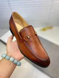 G8/11MODEL Male Pointed Loafers Patent Läder Körskor 2023 Original Men Formell klubbbröllopsfestskor Män lyxdesignerskor