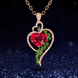 Anhänger Halsketten Megin D Romantische Luxus Exquisite Rot Grün Rhineston Legierung Für Frauen Liebhaber Mutter Freund Mode Design Geschenk Schmuck