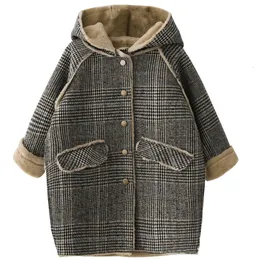 コート4-15歳の子供の羽毛のための冬の冬の羊毛ジャケットコートティーンエイジキッズ衣装のウール長いアウターウォームフリース231114