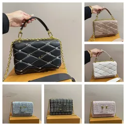 Designer kvinnor axelväska vridning pico handväska handväska korsa quiltade kedjor mode väska lyx läder crossbody handväskor lady tote vridning handväska kväll ryggsäck väska