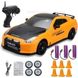 Elektro/RC Auto 18 cm 1/24 Mini 4WD Drift RC Autos für Kinder Jungen Geschenke Ferngesteuertes Automodell Spielzeug Ferngesteuertes Auto Carros A Control Remoto 231115