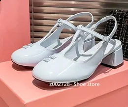 봄과 가을 패션 여성 흰색 하이힐 샌들 브랜드 디자이너 웨딩 특허 젤리 공주 브랜드 신발 클래식 패션 드레스 신발 디자이너 신발