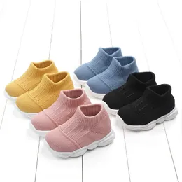 barnskor solid färg flygande väva casual skor andas täcker baby skor solid färg baby promenadskor