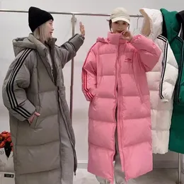 Parka da donna in piumino Cappotto lungo in cotone rosa da donna Inverno versione coreana addensato Moda casual versatile Cappotto con cappuccio sopra il ginocchio 231115