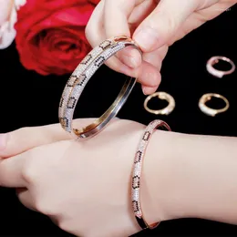 Brincos de colar Set BEAQUEEN ROUNTE moda de moda cúbica zircônia micro pavilhão preta cz snake snake círculo pulseiras banglles ring sts women women women