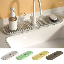 Bordmattor Sink Splash Guard Anti-Slip Slope Silicone Faucet Mat Drip Catcher Stable Kitchen Accessories For Tvätten