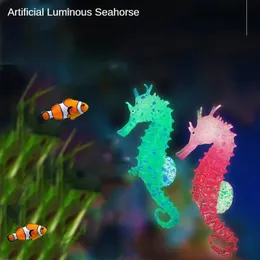 Aquários Aquário Artificial Luminous Seahorse Fish Tank Paisagem Silicone Falso Flutuante Brilho no Ornamento Escuro Decoração de Casa 231116