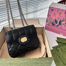 Deca Women Luxurys Designers Mini bolso al aire libre Bolsos clásicos y retro Cadena de plata QuadrateBag Messenger Ladies Travel Handbag 18cm G741457