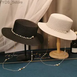 Szerokie brzegowe czapki czapki czapki 2021 Summer elegancki łańcuch perłowy płaskie czapki słoneczne dla kobiet chapau feminino strat panama szerokie grzbiet anty-UV Beach Cap Girl Topee YQ231116