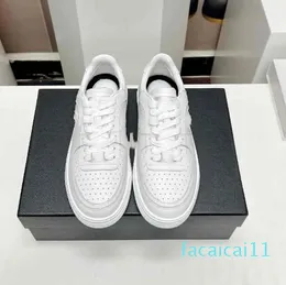 Primavera/Estate Nuova Etichetta Em Pelle Punzonata Casuale Versátil Cricket Scarpe