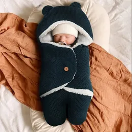 Sacos de dormir Saco de bebê Engrossar inverno nascidos envelope de malha infantil sacos carrinho swaddle footmuff criança slaapzak kid sleepsack 231116