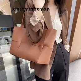 Tote Botteg Hangbag Woven women's bag 2023 New Tote Large capacity single shoulder underarm Cowhide Versatile and straight