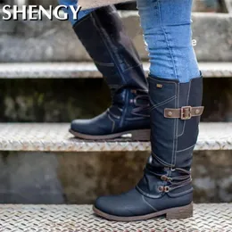 Stiefel Winter Mode Frauen Seitlichem Reißverschluss Schnalle Riemen Kniehohe Damen Runde Kappe Niedrigen Absätzen Punk Reiten Botas Mujer 231115