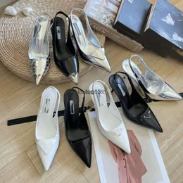 Slingback Women Heels Dress Shoes Designer Triangle Pumpar Black Leather Pointed Toe Sandals Slingbacks Pump White 7cm Heel Comfy Fashion Loafer Sandal 01