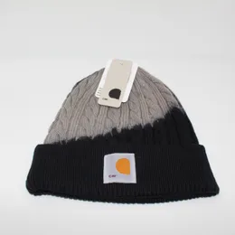 Kvinnliga mössor Gradient färg stickad hatt kvinnlig vinter mode utomhus vindtät tjockare slips färghattar