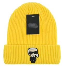Moda Tasarımcı Şapkaları Marka İtalya şapka Karl Beanies Erkek ve Kadınlar Beanie Sonbahar/Kış Termal Örgü Şapka Şapka Marka Bonnet Ekose Kafatası Şapkası Lüks Sıcak Kapak A4