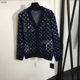 Giacche da donna di lusso Maglioni firmati Manica lunga alla moda con scollo a V Cardigan stampato Comodo cappotto con bottoni Abbigliamento donna Nov17