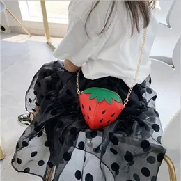 Söta flickor Strawberry Change Purse Fashion Kids Stereo Strawberry Zipper Messenger Bag Metal Chain Children Single-Shulder Bag Y2274V