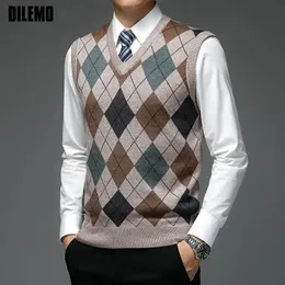 Gilet da uomo Stilista di marca Argyle Pullover Maglione di diamanti Scollo a V Gilet in maglia da uomo 6% lana senza maniche Autunno Abbigliamento casual da uomo 231117