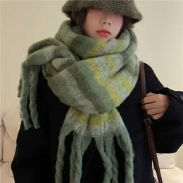 Autumn and winter season mohair green scarf for women with high-end feel, Korean version, versatile, thickened warm shawl, student scarf, tassel 231015