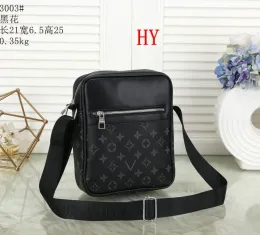 2023 Men's Crossbody Postman Bag Luxurys Designers Bags Men Bolsa de estilo de moda clássica Messenger Bagss Sacoche Bolsa Mulher Feminina Pedra de Designer Bag A03