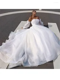 Sukienki imprezowe 2023 Seksowna biała suknia ślubna Biała Ball Długie puszysty rękawy Ruffle Tiul Gown Vestido de Novia Encaje