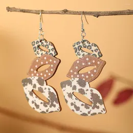 Dingle örhängen mode kreativ dam trä öronnötter läpp örhänge blyerts linjal stövlar sportiga avslappnade enkla örhängen smycken för kvinnor