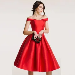 Stock Red Homecoming Mini Short Prom Abiti da damigella d'onore con spalle scoperte Weddingg Guest Abiti da sera formali Coda increspata Abiti da ballo 328 328