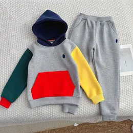 Tasarımcı Kids Hooded Set RL Tasarımcılar Bebek Giyim Erkek Kız Sweatshirt Moda Streetshirts Çocuklar Gevşek Takipleri Açık Giysiler Esskids-17 CXG2311171