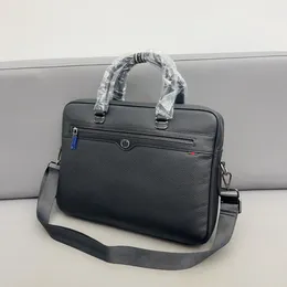 Aktentasche Designer -Tasche Luxus Laptop -Tasche Streifen Festfarbdesign Große Streifen Leder Aktentasche Business Männer Bag Weihnachten Logistik Lieferung Staubbeutel sehr gut