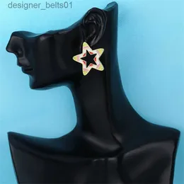 Stud Fshion Rainbow Ear Stud para Mulheres Coração Oco Out Star Ear Piercing Cartilagem Hoop Estilo Bonito Brinco Colorido Clássico JewelryL231117