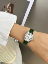 Nuovo orologio da donna Cassa in acciaio inossidabile intarsiato Cinturino in pelle di precisione per macchina giapponese al quarzo importato diamante di cristallo importato