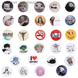 Spille Spille Circolari Lel Pins Cute Manga Distintivi smaltati Anime Spille in metallo per donne Amici Zaini Art Hijab Avatar Abbigliamento GioielliL231117