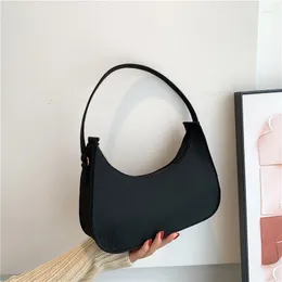 イブニングバッグ2023ファッションの女性はショルダーバッグのシンプルなデザイナーのハンドバッグと財布を感じました。