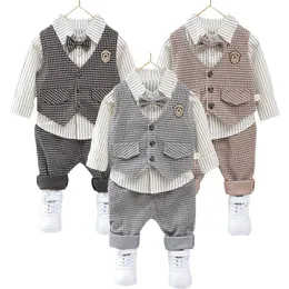 Kläder sätter barn barn gentleman kläder kostym födelsedag bröllop fest elegant set baby pojke casual slitage randig skjorta västbyxor kostym 230504