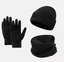 projektant Scarf Boy Girls Gloves Hat Suit wełna wełna wełna ciepłe wygodne rękawiczki Man świąteczny prezent Nowy haft trzyczęściowy zestaw zimny garnitur wiatrówki