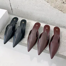 Totem Nya spetsiga tå toe -tover kvinnors pakethuvud lata mulskor Sandaler Designmodeller Högklackade enstaka skor