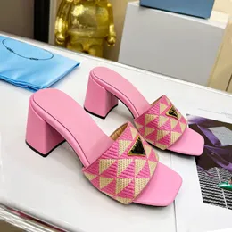 Letnie damskie kolorowe sandały Projektant mody Szerokie obcasy Najnowsze wysokie obcasy Wygodne hafty na zewnątrz Piękne kapcie
