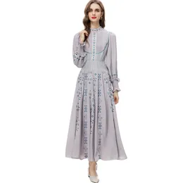 Frauen Runway Kleider Stehkragen Lange Ärmel Plissee Stickerei Floral High Street Designer Casual Vestidos