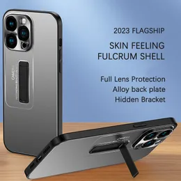 ラグジュアリーデザイナーメタルメタル隠されたブラケットiPhone 15 14 13 Pro Max Plus Full Lens Protect Holder Alloy Backプレートカバー用