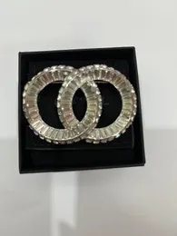 Klasyczne Pin Kryształowe Broszki Dla Mężczyzn i Kobiet Broszka Projektant Ślub Miłośnicy Prezent Biżuteria jako prezent z flanelową torbą